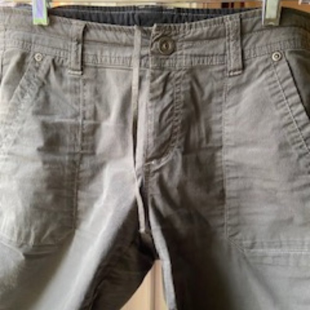 Kuhl  7 1/2" Grey Hiking pants